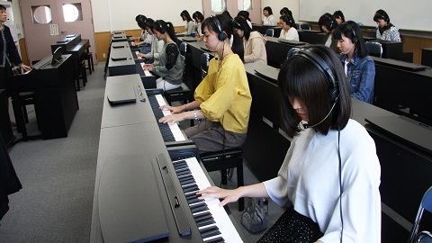 大和大学白鳳短期大学部 ピアノ初心者でも安心のピアノレッスン