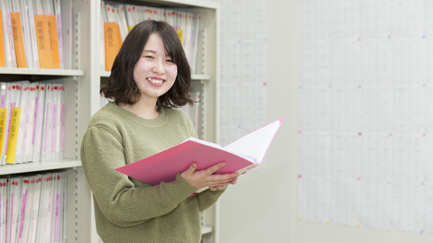 東大阪大学短期大学部 将来の夢に直結した、多彩な免許・資格が目指せる！