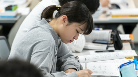 奈良学園大学 ｜人間教育学部｜教員採用試験突破を目指す。教員採用試験対策講座