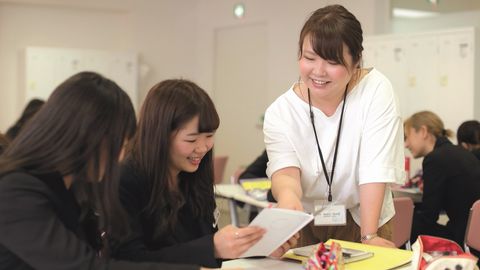 福岡ウェディング&ブライダル専門学校 「検定ウィーク制度」があるから安心。ブライダルや美容、ビジネスなど最大19個の資格取得を目指せる!