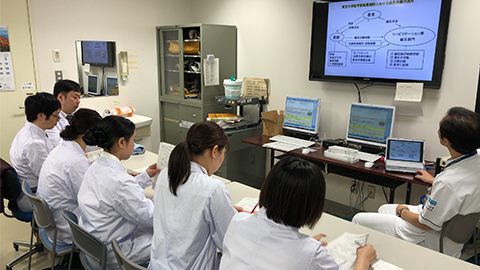 国際鍼灸専門学校 東京大学医学部附属病院・筑波大学・立教大学スポーツ施設・デイケア施設などで学ぶ学外臨床実習