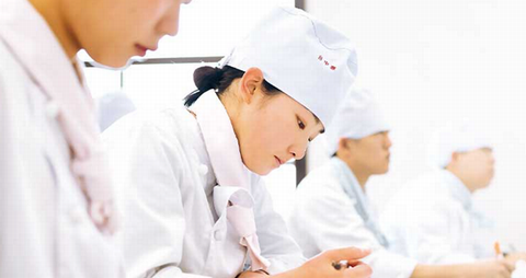 平岡調理・製菓専門学校 国の高等教育の修学支援新制度