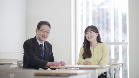 新潟青陵大学 ●学生一人ひとりを支えるきめ細かいサポート
