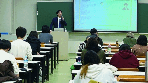 名古屋芸術大学 教育学部 子ども学科 キーワードは「⼆⼑流」 1年次から始まるキャリア支援