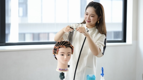 高山美容専門学校 TAKABI独自の特待生支援制度