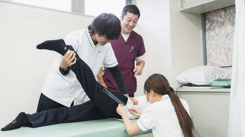 東京柔道整復専門学校 本校附属の接骨院で臨床実習
