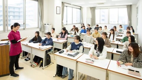 藤華歯科衛生専門学校(大分駅南) 1日3時間の授業で時間を有意義に活用