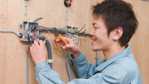 日本電子専門学校 夜間課程
