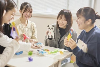 新潟こども保育カレッジ より多くの人に学ぶ機会と夢を実現するため学費免除や奨学金制度も充実!