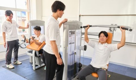 日本ウェルネススポーツ大学 全日制と通信制を併設 茨城、東京、沖縄の3キャンパスが選べる