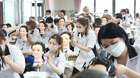 専門学校水戸ビューティカレッジ 校内コンテストでスキルアップ