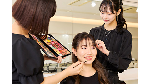 アイエステティック専門学校(女子のみ) 私らしいが見つかる「からきめ」制度
