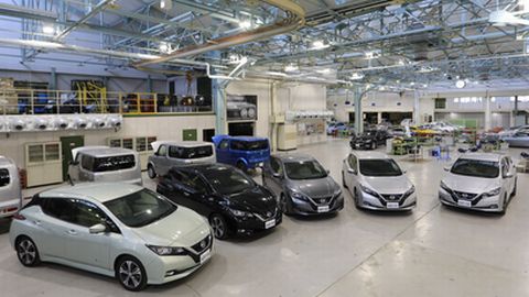 専門学校 日産京都自動車大学校 2~4人に1台の教材車両