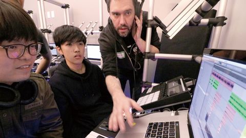 TSM 東京スクールオブミュージック&ダンス専門学校(音楽・ダンス・K-POP・作曲・コンサート・マネージャー・声優俳優・VTuber) 海外実学教育