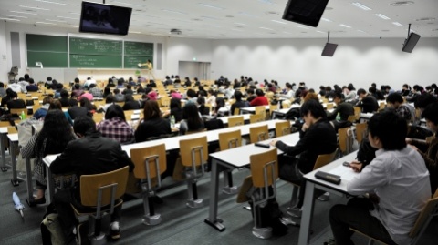 法政大学 他分野を学び、複眼的視野を養う公開科目-「グローバル・オープン科目」もスタート