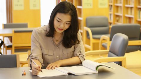 専門学校日本ホテルスクール 学校独自の返済不要の奨学金