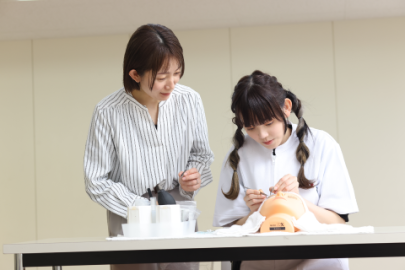専門学校 マインド.ビューティーカレッジ ⼀⼈ひとりのスキルに合わせた「少⼈数制度」