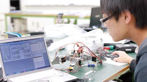 愛知工科大学 多彩な奨学金制度でバックアップ