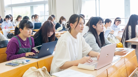 鎌倉女子大学 免許・資格プログラムと企業学習プログラム