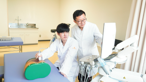 四日市看護医療大学 【臨床検査学科】看護・介護技術を併せもつ、次世代の臨床検査技師へ