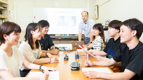 徳島文理大学 学生を精神的に支える担任・チューター制