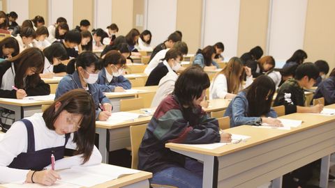 岐阜聖徳学園大学 個別対応を徹底重視、看護師国家試験合格までを徹底サポート