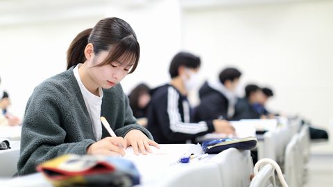 和泉大学(仮称) 本学独自の奨学金制度|新入生対象(1)|