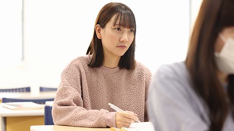 湊川短期大学 本学独自の奨学金