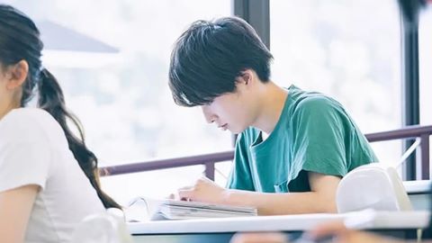 国際情報ビジネス専門学校 学費・生活サポート制度