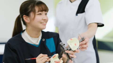 新東京歯科技工士学校 PRイメージ1