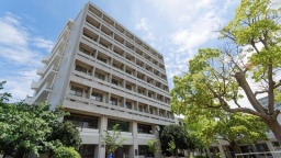 神戸市外国語大学