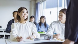 多摩大学