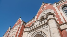 慶應義塾大学