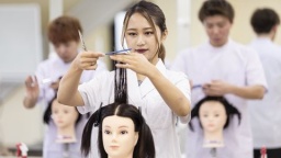 鎌倉早見美容芸術専門学校