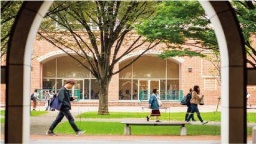 学習院大学