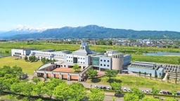 新潟県立看護大学