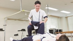 アール医療専門職大学