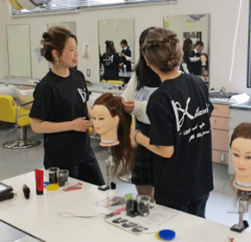 九州CTB理容美容専門学校 PRイメージ3