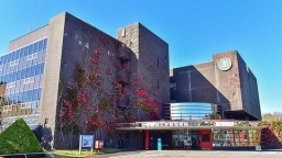 日本歯科大学　新潟生命歯学部