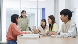 白鷗大学