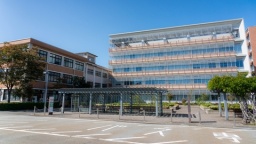 富山短期大学