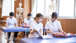 福山医療専門学校