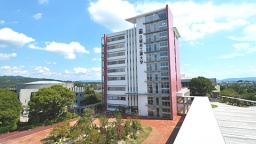 久留米工業大学