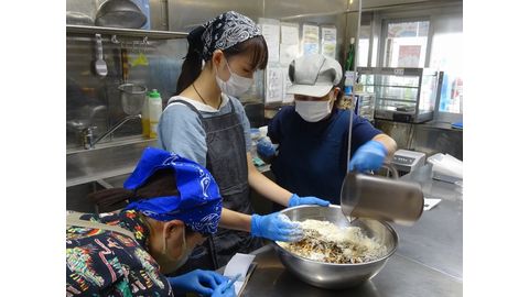 相模女子大学 【社会マネジメント学科】『沖縄の生モズクを若い人たちに食べてもらうには？』