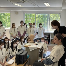 秋田県理容美容専門学校 将来に役立つ検定・講習が充実