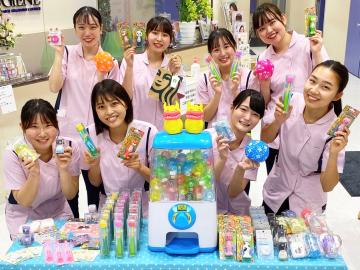 新大阪歯科衛生士専門学校 笑顔はじける学生スタッフが皆さんをお出迎え♪