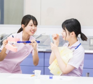 新大阪歯科衛生士専門学校 1日で学校や仕事のことがまる分かり！ホンモノの器材で歯科衛生士を体験しよう♪