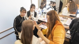 美容大国・韓国で最先端の美容・ファッションを学ぶ韓国研修（福岡ベルエポック美容専門学校）