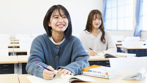 滋賀短期大学 滋賀短期大学独自の給付型奨学金制度があります。