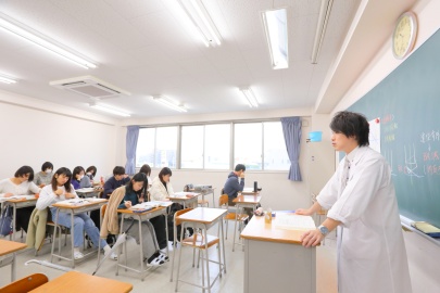 東日本医療専門学校 1年次から国家試験対策で徹底サポート！